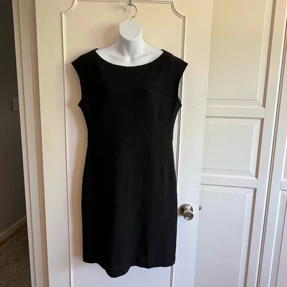 Eileen Fisher Wool Shift
Dress charcoal grey office wear church holidays size M - Picture 4 of 11